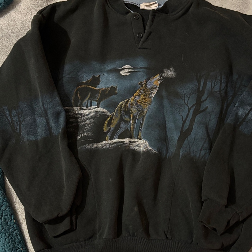 Black Wolf Graphic Sweatshirt